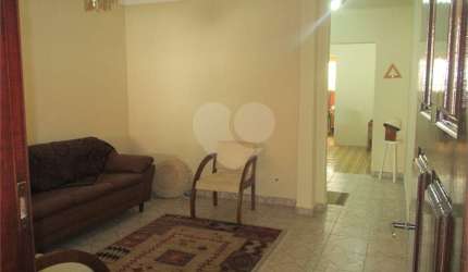 Casa à venda com localização privilegiada próxima à Vila Mariana
