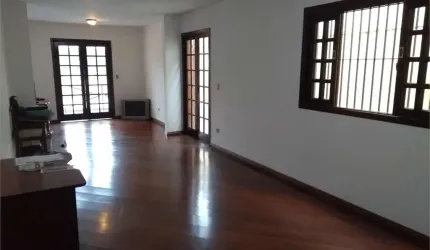 Sobrado com quartos