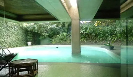 Super oportunidade no Guarujá! Casa bacana com 500m²,  5 dormitórios, piscina e vagas