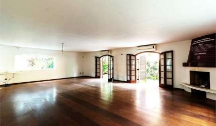 CASA COM 4 DORMITÓRIOS A VENDA PINHEIROS