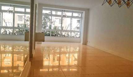 Apartamento com 176m2 na Rua Dr. Albuquerque Lins, com 3 quartos em Higienópolis