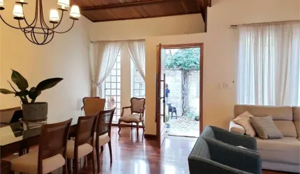 CASA COM 250m² 5 QUARTOS SENDO 3 SUITES COM 3 VAGAS