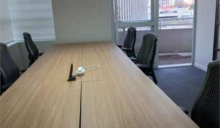 Excelente Sala Comercial na Chácara Santo Antônio