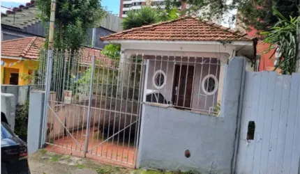 Casa na Vila Madalena com 240 metros quadrados de terreno