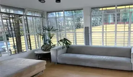 Vende se Uma Casa / Terreno Maravilhosa e Aconchegante!!!