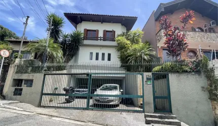 Casa/Sobrado no Morumbi, 425m² AÚ, 773m² terreno, 6 quartos, 2 suítes, 5 vagas, R$ 1.977.999,00