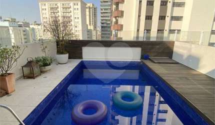 Cobertura Triplex venda Itaim Bibi, 3 Suítes, 2 Vagas. Piscina