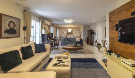 Apartamento à Venda em Moema - 250m² 4 Suítes 4 Quartos 5 Vagas Condomínio com Lazer Completo