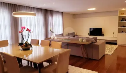 Neo clássico Apartamento Reformado com 4 quartos e 2 vagas