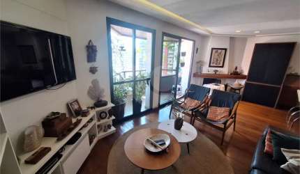 Apartamento em Moema 130m, reformado, 3 suites 2 vagas
