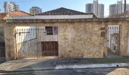 Sobrado com Piscina no Coração da Saúde. Imóvel excelente. Não perca está incrível oportunidade,