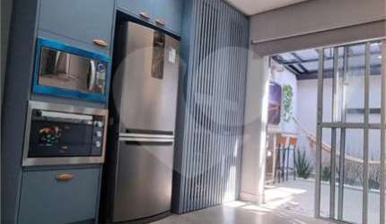 Sobrado moderno a venda com 03 suítes, 02 vagas e 120m² na Vila Gumercindo