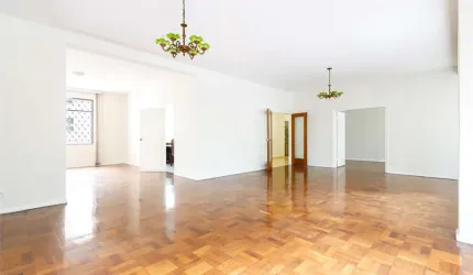 Apartamento 309m2, 3 dormitórios, 1 suíte, toaletes reformados, 2 vagas rotativas, no Paraíso.