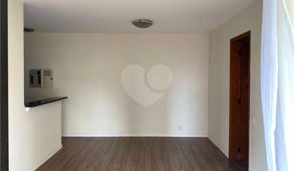 Apartamento com 2 dormitórios, 1 suíte, 2 vagas no Jardim Paulista, próximo ao Metro
