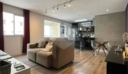 Apartamento com 83m² - 3 quartos sendo 1 suite, andar alto, varanda, lazer maravilhoso