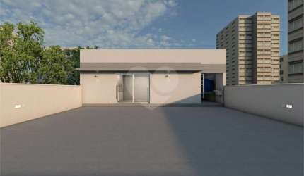 CASA COMERCIAL REFORMADA / 534M² DE ÁREA ÚTIL / TERRENO DE 215M²