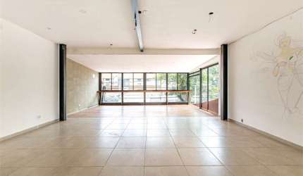 Salão - Loja - Pinheiros  260 m², 6 banheiros, 8 salas - garagem - Excelente ponto comercial