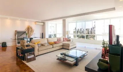 Apartamento reformado em Prédio muito procurado em Higienópolis.