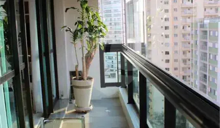 Apartamento com 235m² - 4 suítes - ampla varanda - andar alto - localizado em rua sem saída