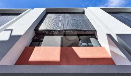 Townhouse em condomínio fechado na Vila Madalena, recém entregue 225m2 3 dormitórios 1 suíte 2 vagas