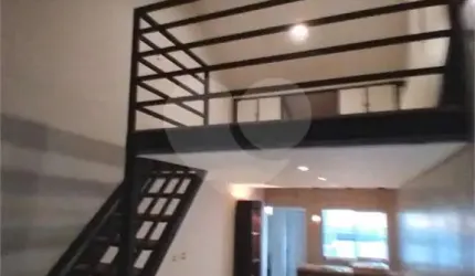 Viva no coração da Vila Clementino, a metros do metrô, e um loft charmosíssimo e super equipado