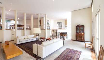 CASA NO JARDIM GUEDALA COM AREA DE 1400MTS, 5 DORMITORIOS, 6 VAGAS
