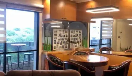 Apartamento de 97m2, 3 dormitórios, 1 suíte, varanda, 3 vagas demarcadas, lazer na Vila Clementino.