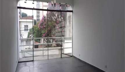 Sobrado à venda na Vila Mariana   À venda sobrado coml/residencial na V. Mariana