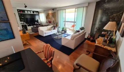 Alto padrão em andar alto e vista livre