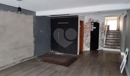 Excelente Imóvel Comercial e Residencial, na Vila Mariana, com localização incrível e espaçoso. Não perca.
