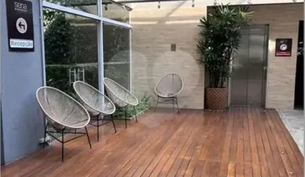 Conjunto comercial com 117m2 de área total, possui 3 salas, 3 toaletes e 3 vagas na Vila Clementino.