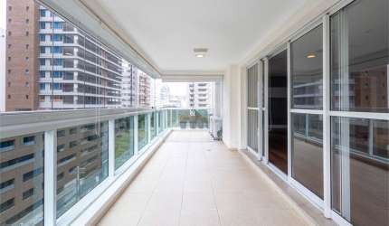 Apattamento reformado ,2 suites, 2 vagas em prédio muito procurado no Paraiso