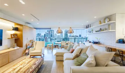 Apartamento para venda, localizado no Bairro Vila Olímpia, reformado.