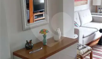 Apartamento de 2 dormitórios, sala ampla, cozinha planejada, excelente para morar em um bairro Nobre!