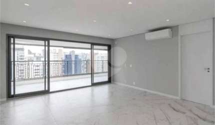 Apartamento novo, pronto para morar, para venda ou locação em Moema, com 3 suítes, terraço e 2 vagas