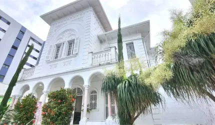 Casa da década de 1930 em perfeitas condições - 100 m Estação e Shopping Santa Cruz.