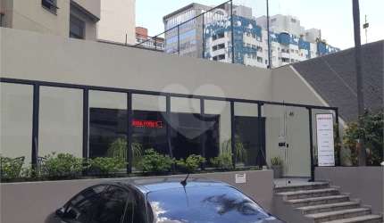 Imóvel comercial  com 9 salas e 11 vagas.