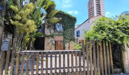 Excelente Sobrado Comercial. Ambiente projetado com Design especial. Especial para Bares, Restaurantes e Empreendedores arrojados!