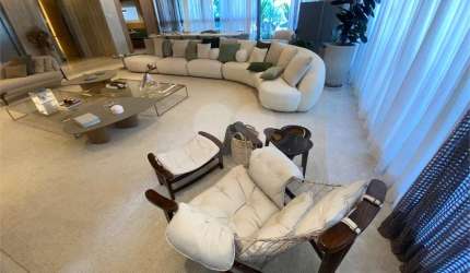 Apartamento com 4 suítes e 4 vagas, a venda em Moema, perto do Parque do Ibirapuera