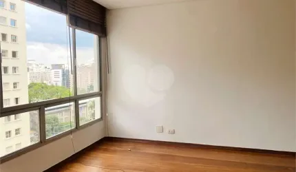 Apartamento perto do Dante Alighieri, 2 quartos, Ar condicionado, 2 vagas e sala com Janelões