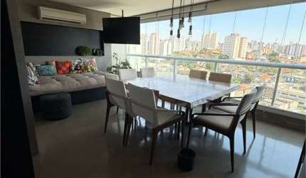 Apartamento á venda na Aclimação - São Paulo SP - 2 suítes, varanda gourmet, 2 vagas, lazer de clube