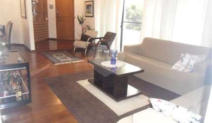 APARTAMENTO COM 155 M2 EM RUA TRANQUILA E ARBORIZADA , 3 DORMITÓRIOS, SENDO 1 SUITE E 2 VAGAS