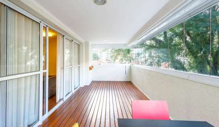 Apartamento de 155m2, 3 dormitórios, sendo 1 suíte, varanda, 2 vagas, depósito, lazer completo no Paraíso.