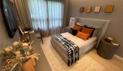 Apartamento a venda em Moema Pássaros, com 3 suítes e 3 vagas, perto do Ibirapuera