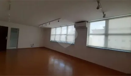 Oportunidade única!!! Conjunto comercial, 2 vagas para Investimento garantido.
