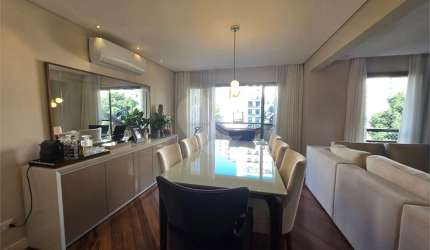 Apartamento com 110m², 2 suítes, reformado, decorado e com lazer completo – é entrar e morar!