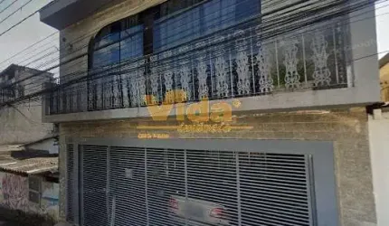 Sobrado em Jardim Roberto - Osasco, SP