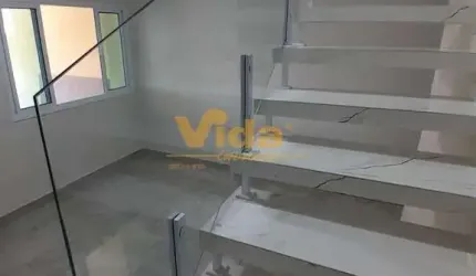 Casa Assobradada em Jardim Roberto - Osasco, SP