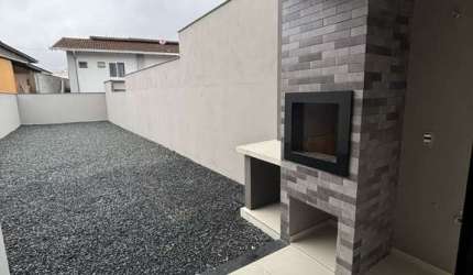 Casa com 3 quartos à venda no Bom Retiro, Joinville  por R$ 700.000