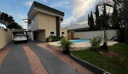 Casa com 3 quartos à venda no Floresta, Joinville  por R$ 1.500.000